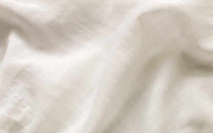 ホワイトのエレガントなクラシックな取り外し可能なジャボカラーシャツ