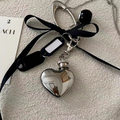 シルバーサイバーパンクY2Kチャーム