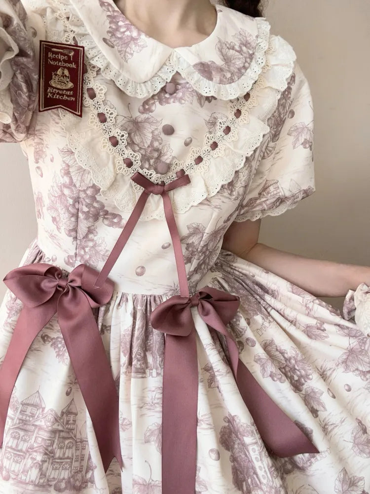 Lolita-Kragen-Print Pan Dusty Grapes Kurzes lila Ärmelkleid Peter