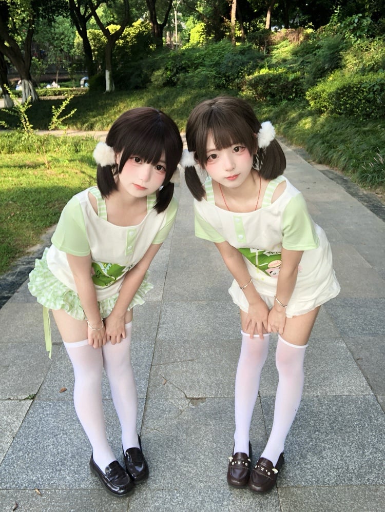 Print with Clover Wide White Sweet Colorblock Green T-shirt and Lucky Neckline