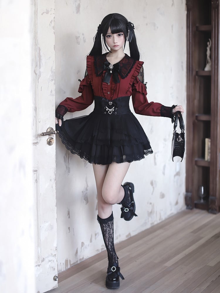 Pointed Flat Black Jirai Kei and Shoulders Gothic Red Collar Cutout with Lace-Inset Blouse