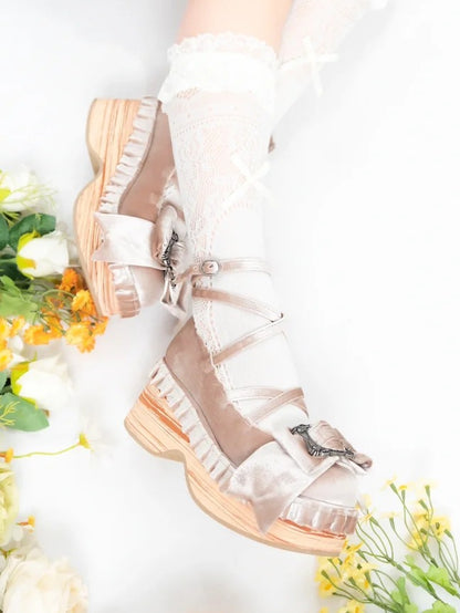 Sweet Design Lolita – Champagnerfarbene Plateauschuhe mit überkreuzten Zehen und runden