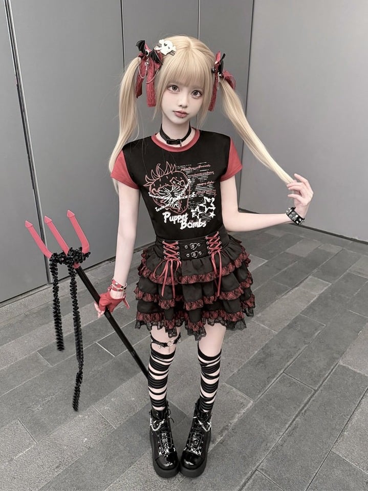 Black & Red Strawberry Chain Print Fitted Short Sleeve T-Shirt - Puppet Bombs