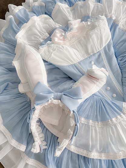 ブルーとピンクのスイートメイドエプロン＋バスクウエストティアードフリルヘムストラップレスパフィードレス