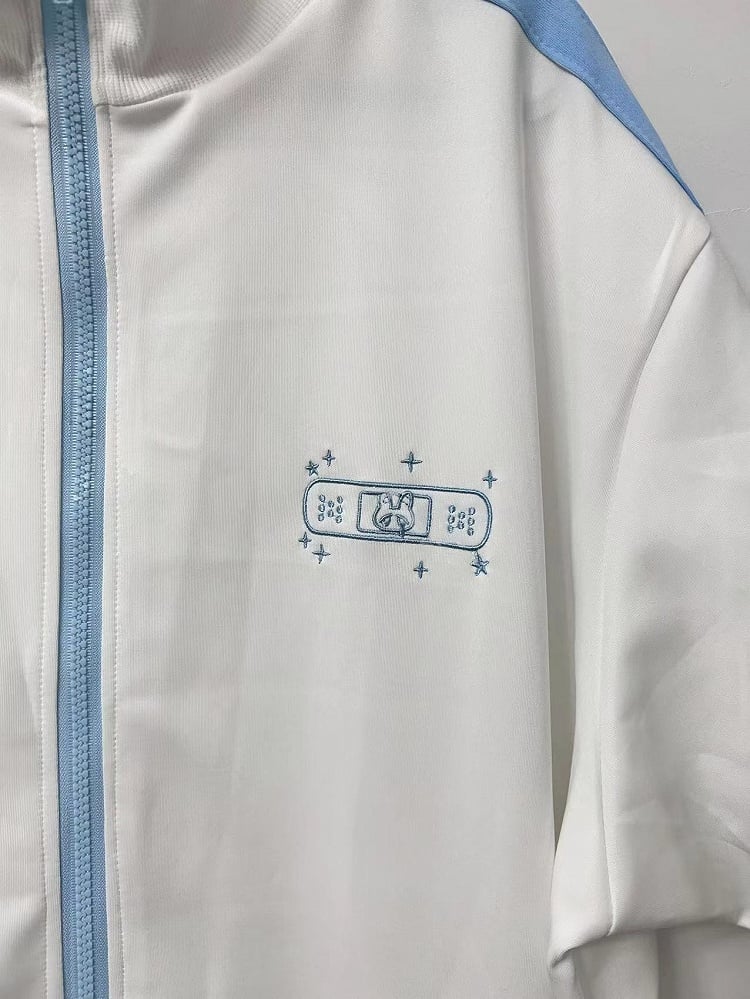 Tenshi T-Shirt mit Sternstickerei, Hase und weißblauem Kaiwai