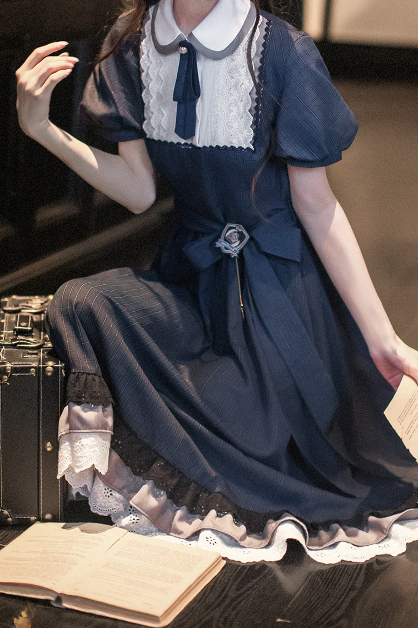 Kleid Marineblau Brosche Elegant Retro Blau + Band Schlank