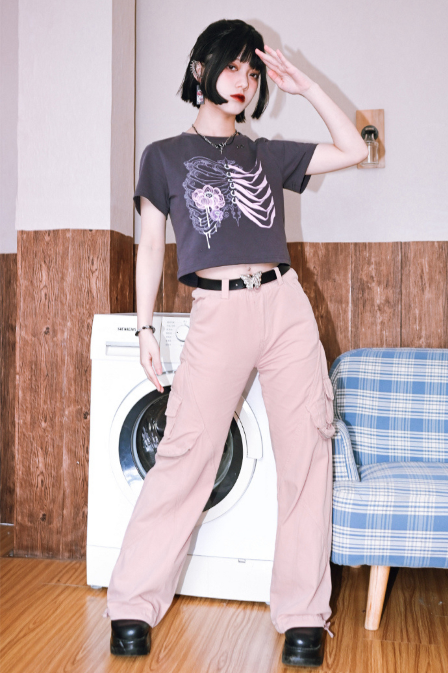 Style Short Flower Top Dark Bone