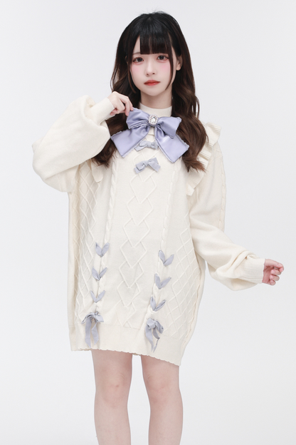 Pullover mit fliegendem Halsausschnitt und hohen Ärmeln