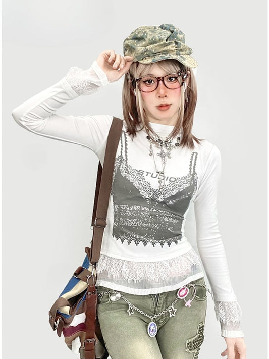 Weißes Top mit Spitzenbesatz