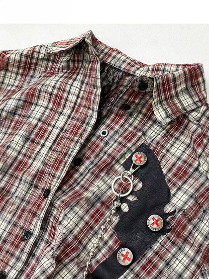 ワインレッドのチェック柄シャツ