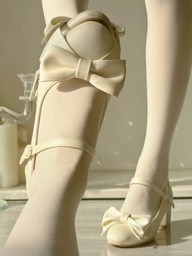 Mid-heel Creamy White Classic Mary Janes in PU - Delicate Top Bow & Round Clasp