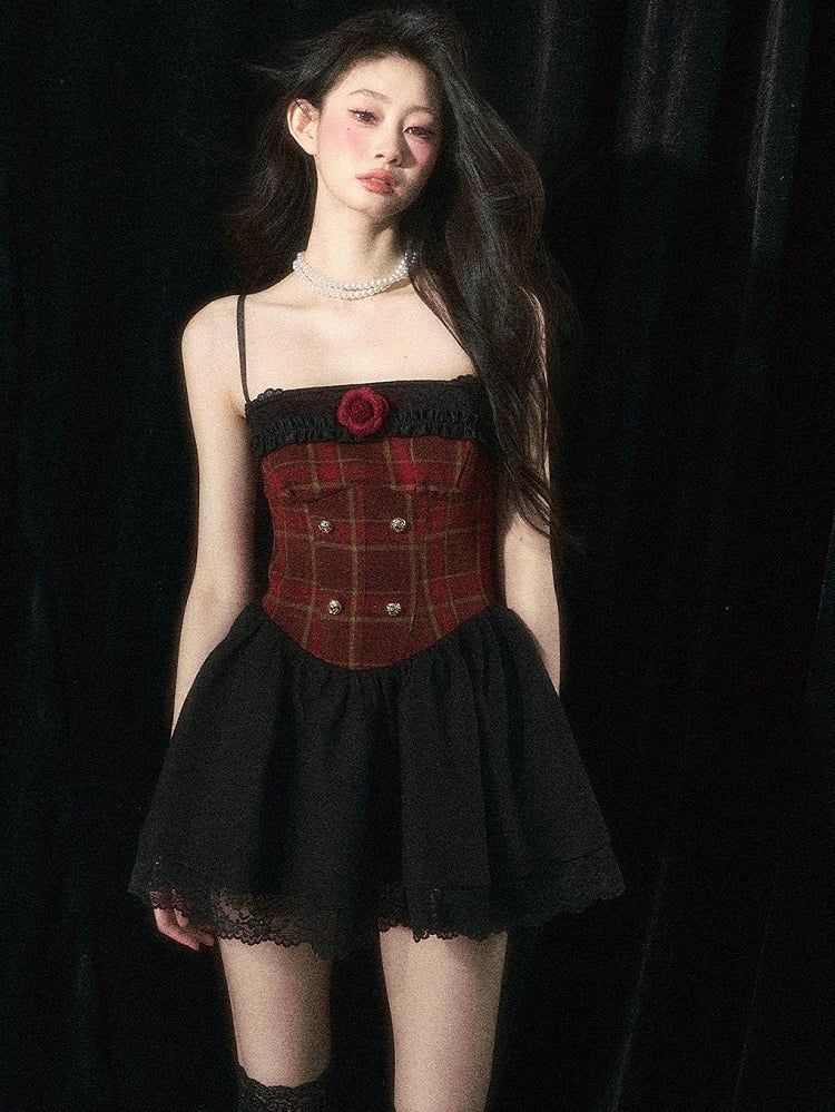 Weihnachtliches Set aus Camisole-Kleid mit Blumenmuster in Rot und Plüschschal