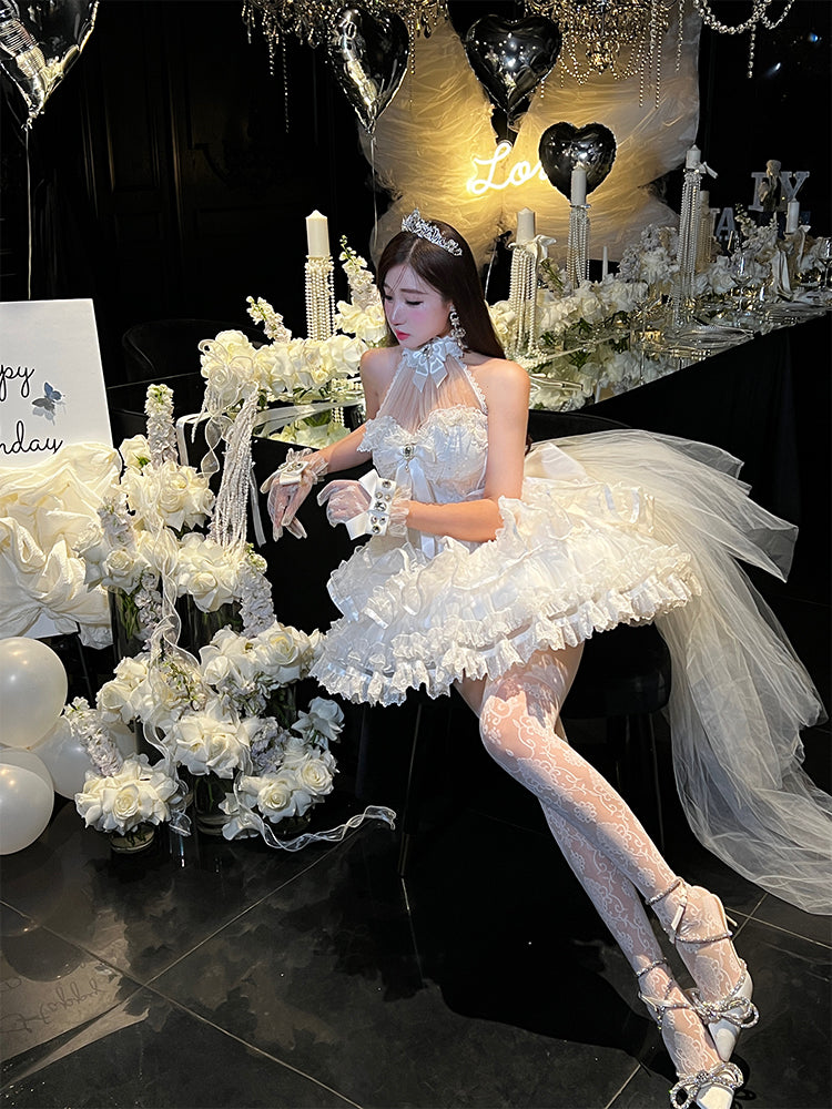 白い蝶とスパンコールのボディスイリュージョンホルターネックの花嫁シロドレス