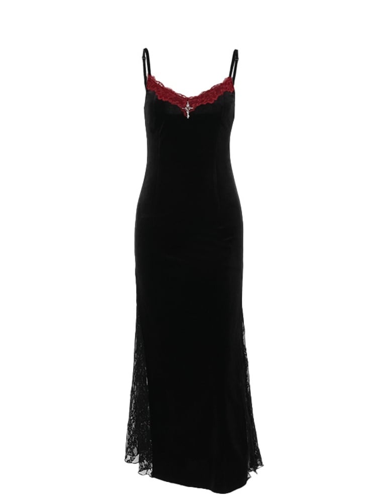 Robe gothique à bretelles spaghetti avec détails en croix noire et bordure en dentelle rouge