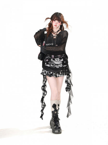 スカート裾は非対称メッシュパッチワークデザイン、ブラックのチェック柄、フリル付き水玉模様