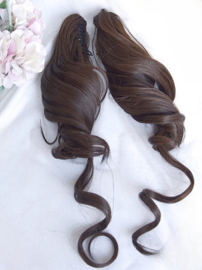 Dunkelbraune Perücke im kurzen Bob-Schnitt mit vollem Pony + doppelte Pferdeschwanz-Krallenklammern