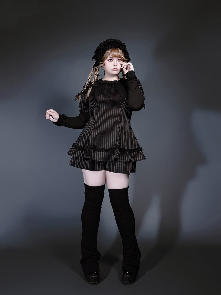 Kei Striped Gothic Jirai Black Collar Set: Shorts Brooch Bow Juliette Top with Pointed Sleeve