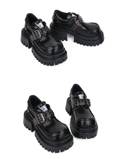 Schnalle, kräftige Absätze, Rock-Punk mit Akzenten, klobige Sohle – Plateau