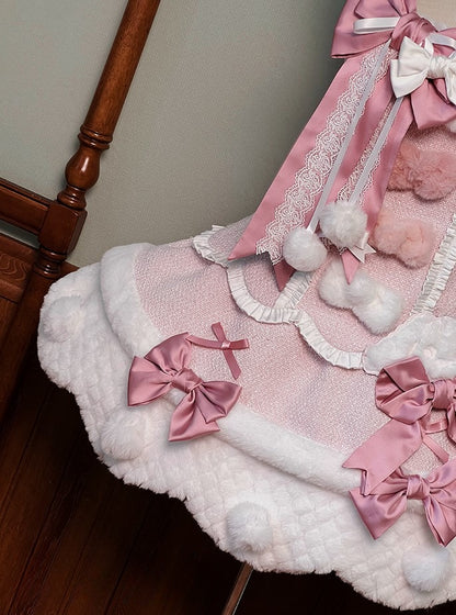 Pom-Poms Pink mit Lolita-Overall-Besatz, gewelltes süßes Kleid, weißer Schleifenrand und