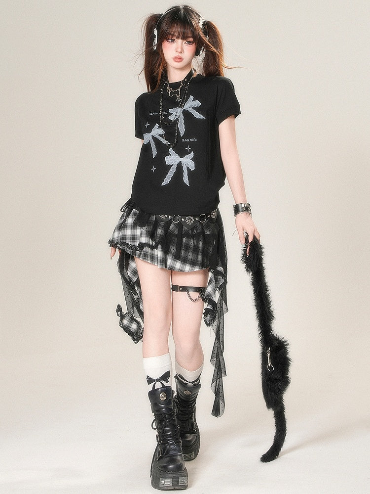 Bedrucktes weißes/schwarzes Kawaii-T-Shirt mit Schleife