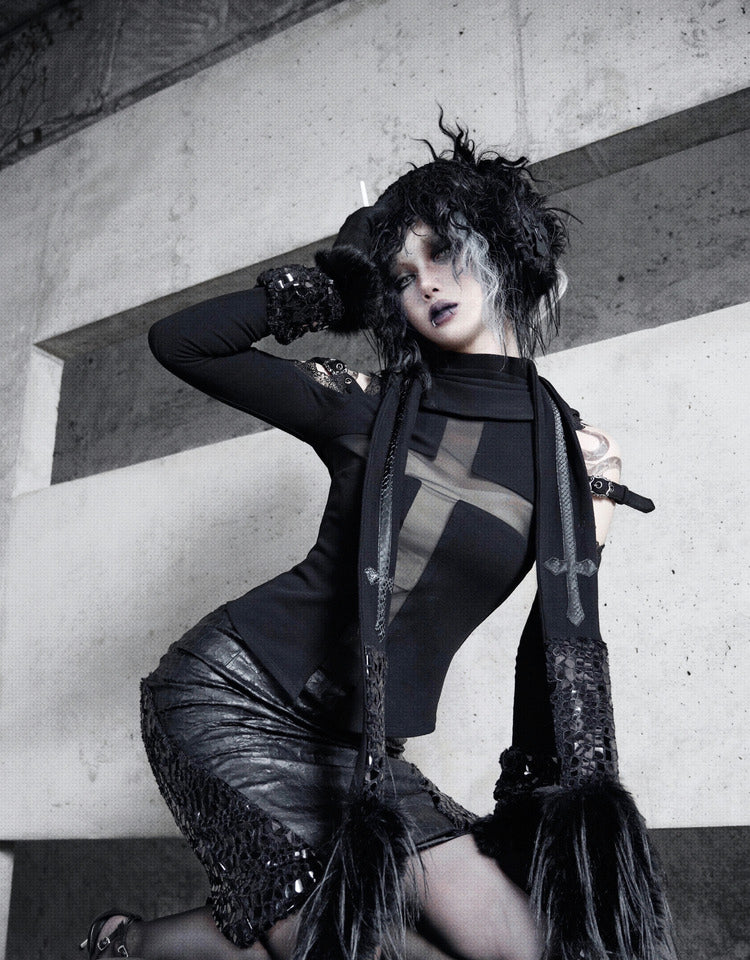 Schwarzes, halbtransparentes, langärmliges Gothic-Oberteil mit offenen Schultern und kreuzförmigen Netzeinsätzen