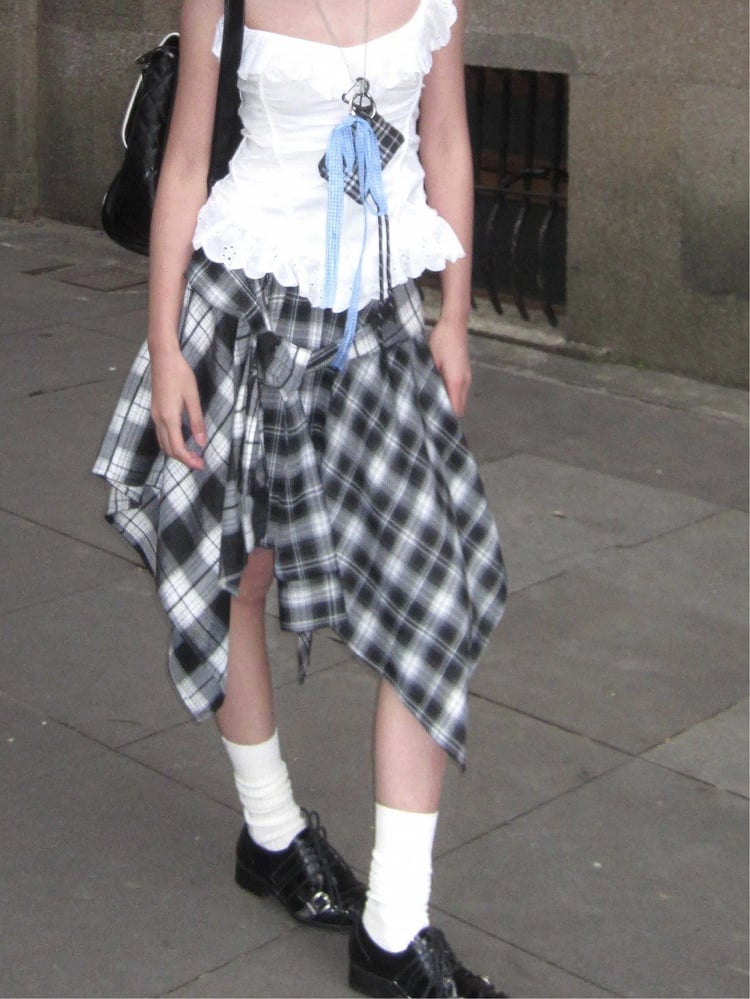 Plaid A-Line Handkerchief Skirt Black White with Hem