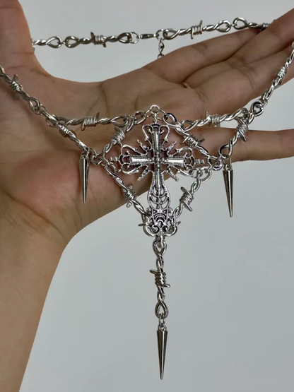 Silberne Ohrstecker in Rauten-/Herzform