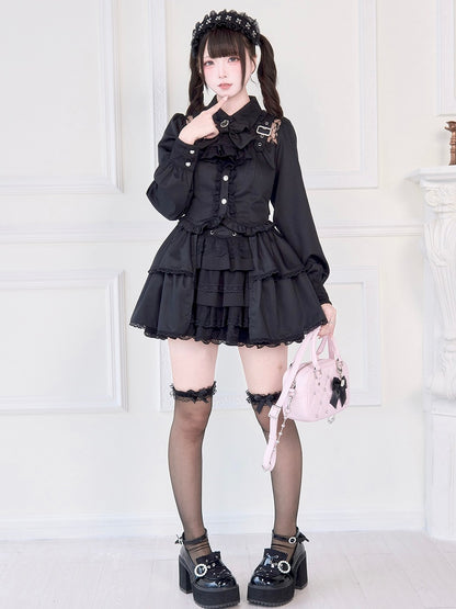 Trägerbluse Schwarz Dekorativer Ausschnitt und Schnalle Illusion Jirai Kei Brosche mit Schleife