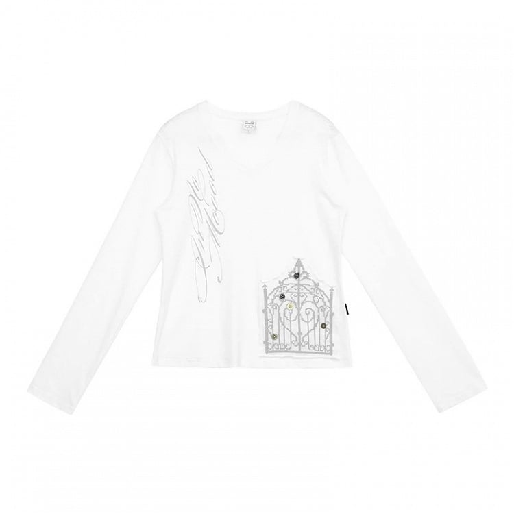 Vintage Y2K White Letter Print V-Neck Long Sleeve Top with Iron Gate Patch - innomoood