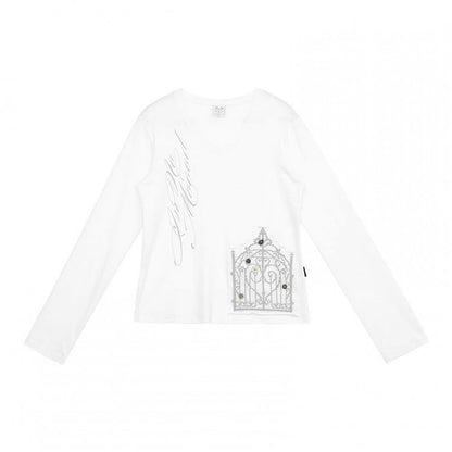 Vintage Y2K White Letter Print V-Neck Long Sleeve Top with Iron Gate Patch - innomoood