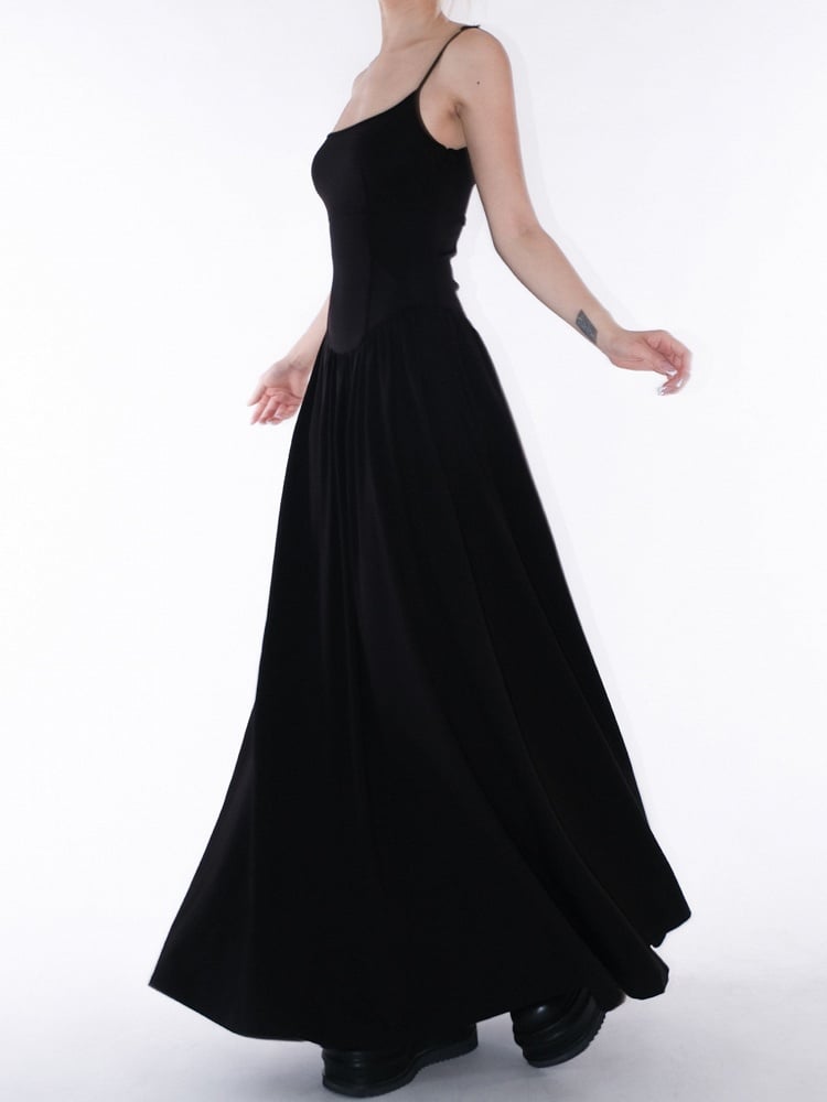 mit Kunstkleid, schwarze Taille, Slip mit Knochen, knöchellang