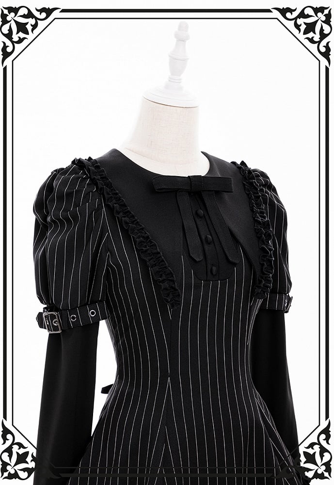 Kei Striped Gothic Jirai Black Collar Set: Shorts Brooch Bow Juliette Top with Pointed Sleeve