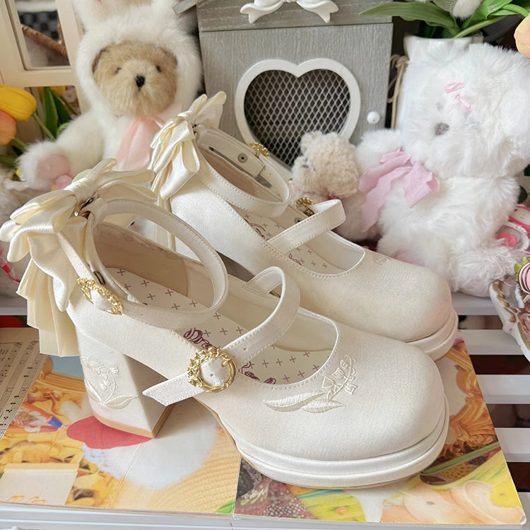 Mittlere Absätze der Mary Abnehmbare Weiße Lilienstickerei Satin Valley Bowknot Janes
