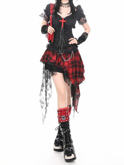 Schwarzes Gothic-Top mit Schnürung und Puffärmeln und Spitzenbesatz