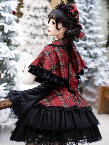 赤いチェック柄の丸襟ケープ