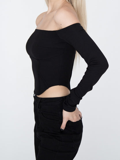 ブラックのオフショルダーネックライン、カーブヘムトップス