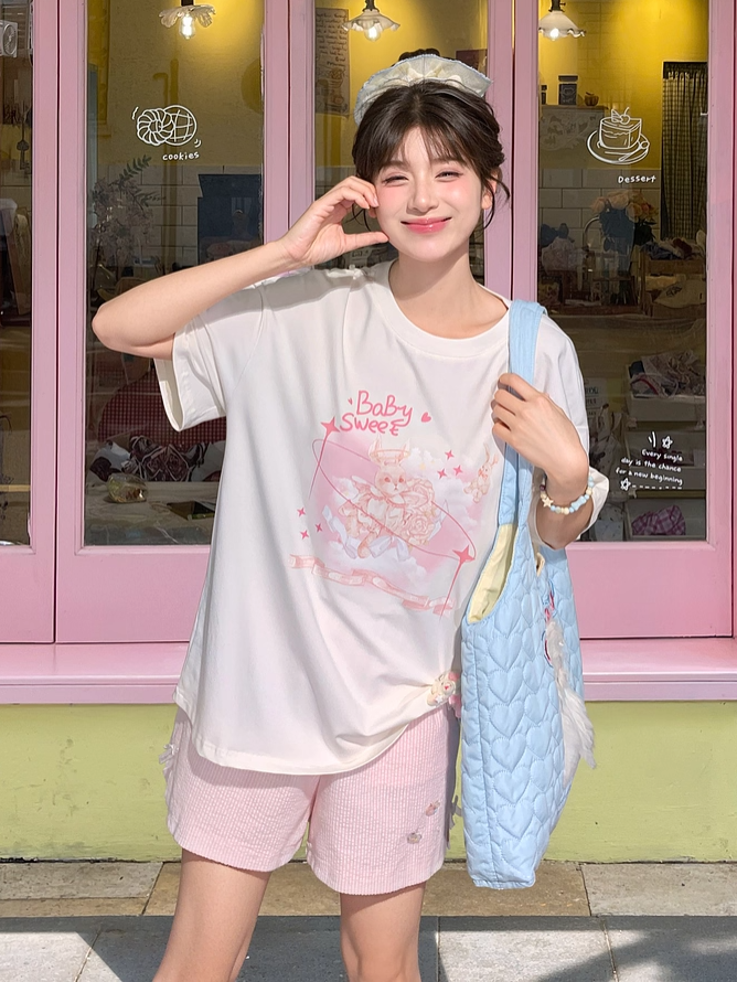 Weißes, lockeres, süßes T-Shirt mit rosa Hasen-Print und Rundhalsausschnitt
