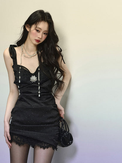 ブラックバタフライボディスラインストーン装飾ルーシュミニスリップドレス