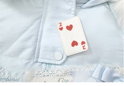 Blauer Daunenmantel mit Kapuze und Applikation