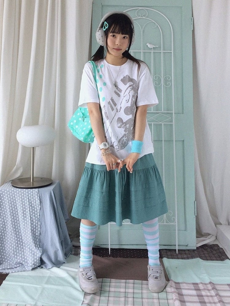 White Crew Neck Tee with Distressed Print - innomoood