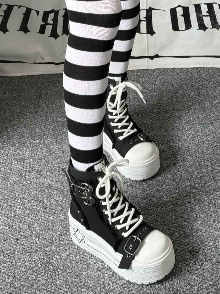 Schwarze Stiefel Bullhorn Plateau weiße Punksohle Schnalle - mit Canvas