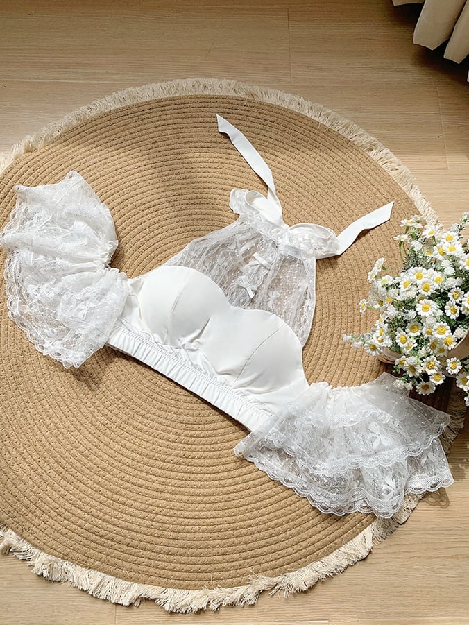 ホルターネック、ホワイト、フラッタースリーブ、レース付き、クロップド丈トップス