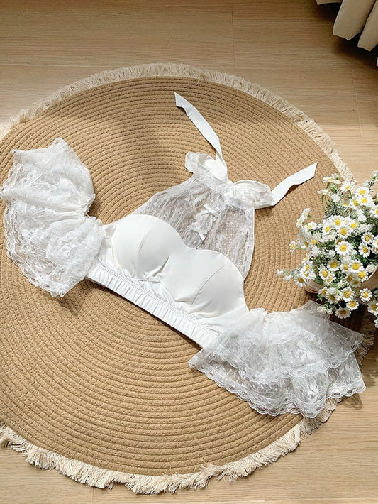 ホルターネック、ホワイト、フラッタースリーブ、レース付き、クロップド丈トップス