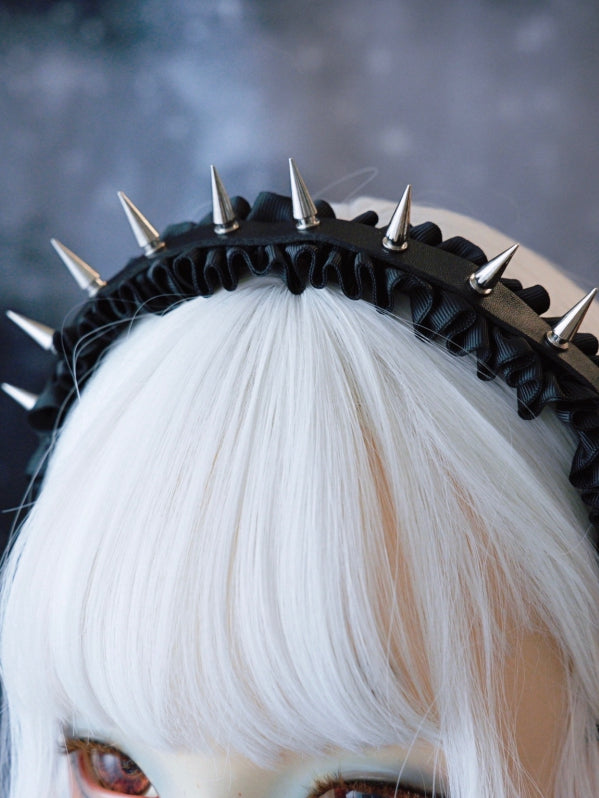KC Trim Gothic Rüschen Schwarz mit Nieten-Design