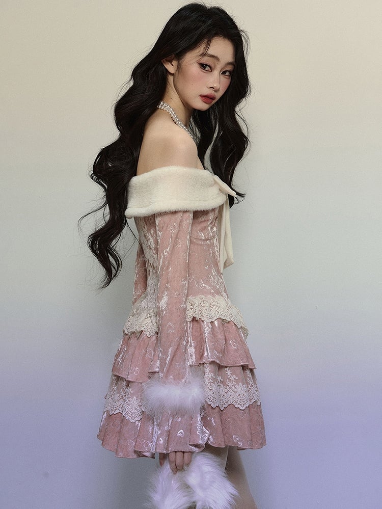 Rosafarbenes, schulterfreies Samtkleid mit Schleifendetails, gestuftem Rüschenrock