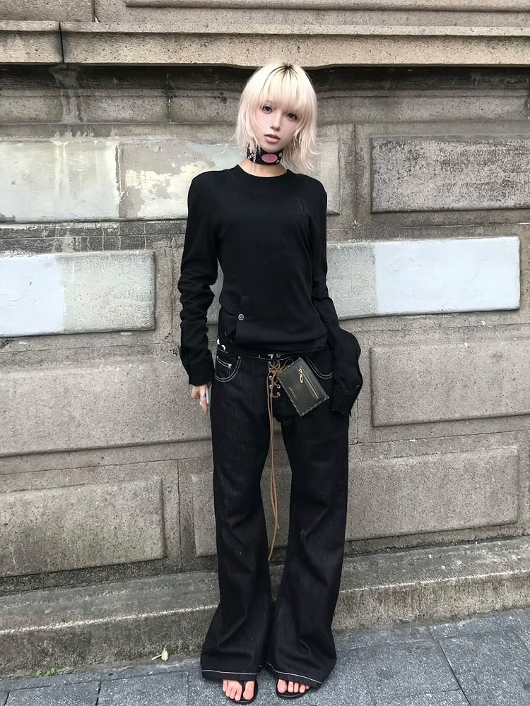 Black Button Details Crewneck Sweatshirt with in