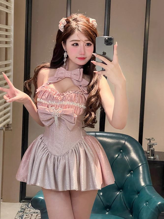 Schimmerndes, rosafarbenes Neckholder-Top mit herzförmigem Ausschnitt und langem Rock zum Geburtstag und Ballkleid