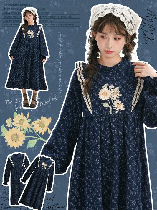 Dunkelblaues Mori Kei Blumenkleid mit Rüschenausschnitt und Blumenmuster