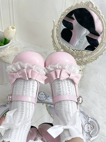 - Pinke Spitzenverzierungen mit leichter Borte, Janes-Schleife und Mary-Toe-Schuhen mit süßem, rundem Lolita-Design mit niedrigem Absatz