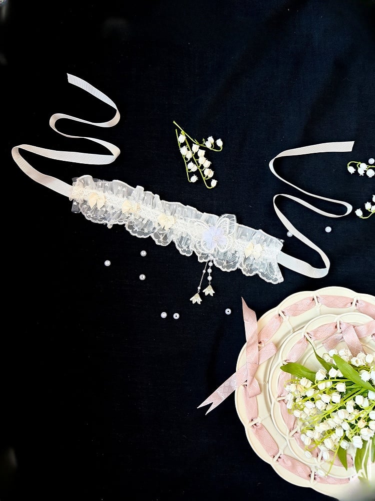 White Valley the Choker with of Pendant Lily Lace
